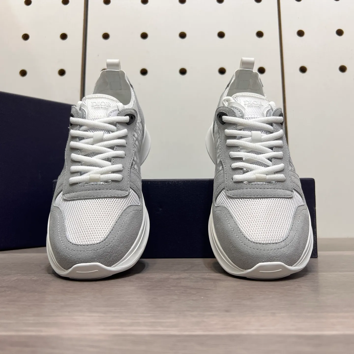 Men's Men's Shoes 💰: 380💰《Dior》The latest and most popular casual shoes, top brand [seduce] luxury~purchase, top~quality. [Strong] The upper is made of imported breathable cowhide with material ➕ breathable sheepskin feet (•) and fine workmanship. Original stylish and stylish soft rubber wear-resistant foreskin outsole, light and comfortable on the foot, size: 38-44, (customized 45, 46), four colors available